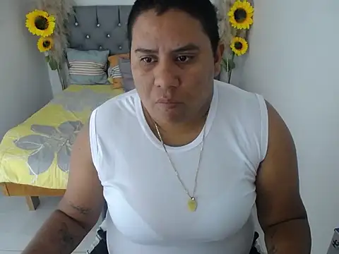 hotlesby valery online show from March 4, 2026, 12:00 pm