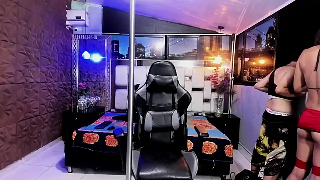 Snapshot of Twindesires chatting on October 12, 2025, 5:06 am Twindesires online show from October 12, 2025, 5:06 am