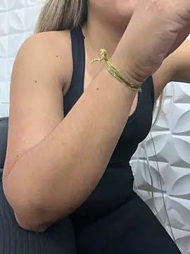 Valeriacris online show from April 29, 2026, 2:54 pm