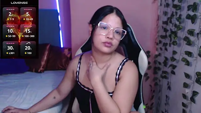 RoseCalloway online show from April 28, 2026, 5:29 pm