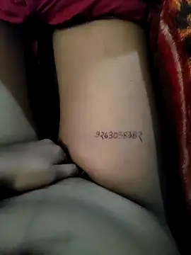 Snapshot of auntybbk chatting on December 2, 2025, 8:52 am auntybbk online show from December 2, 2025, 8:52 am