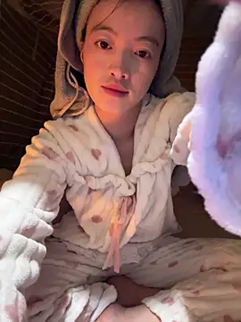 Tramy xx online show from October 16, 2025, 3:24 pm