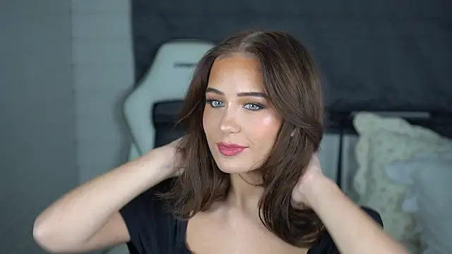 Peachxlush online show from October 7, 2025, 8:28 pm