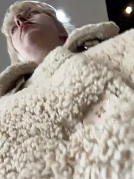 RonnieKiss online show from November 11, 2025, 5:29 am