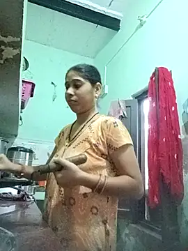 Cute-Charvii online show from April 6, 2026, 1:14 am