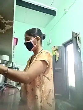 Cute-Charvii online show from April 20, 2026, 12:57 am