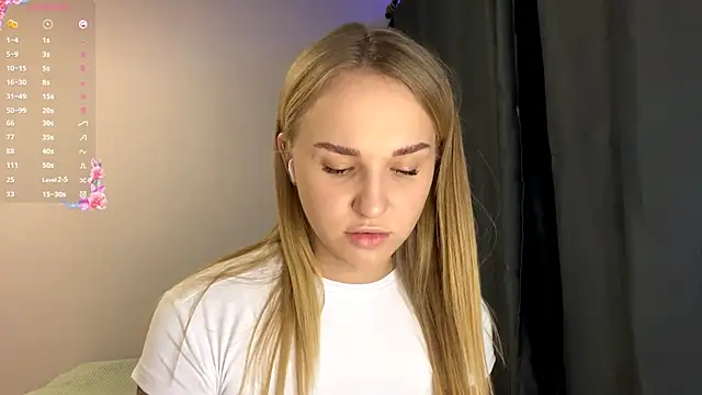 TanekaBoitel online show from October 2, 2025, 2:13 pm