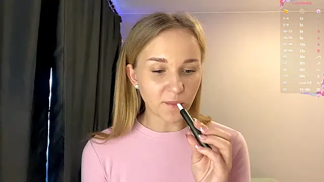 TanekaBoitel online show from October 17, 2025, 10:40 am