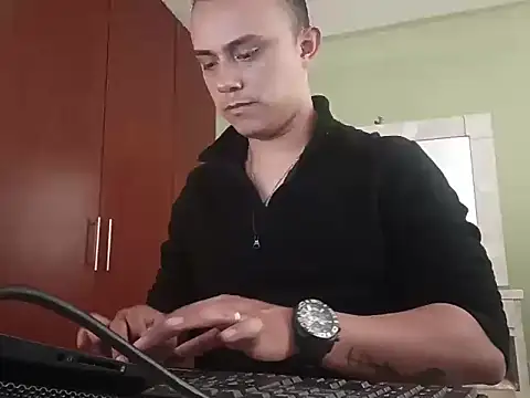 asmodeo001 online show from October 2, 2025, 6:48 pm
