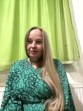 B i r d i e online show from October 1, 2025, 6:47 pm