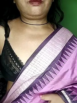 Snapshot of Mona_darling21 chatting on October 6, 2025, 6:38 pm Mona darling21 online show from October 6, 2025, 6:38 pm
