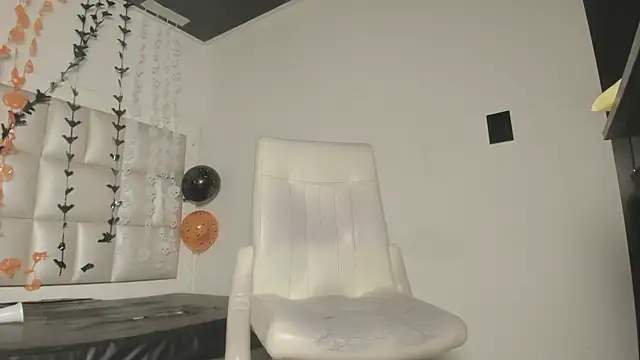 peyton  wat online show from October 28, 2025, 11:58 am