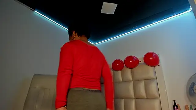 peyton  wat online show from March 10, 2026, 12:32 pm