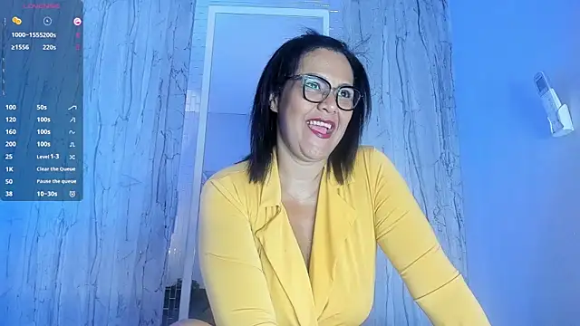 Snapshot of EmillyLim chatting on October 16, 2025, 7:59 pm EmillyLim online show from October 16, 2025, 7:59 pm