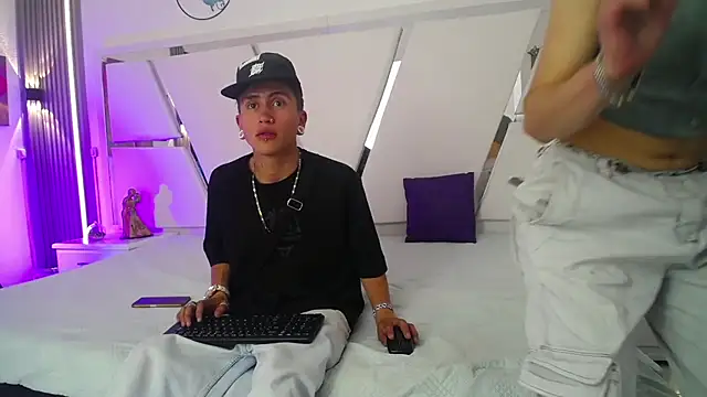 Snapshot of oblivionlove chatting on November 10, 2025, 7:46 pm oblivionlove online show from November 10, 2025, 7:46 pm