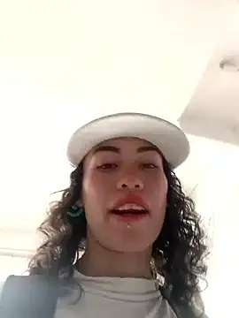 Snapshot of oblivionlove chatting on November 22, 2025, 5:12 pm oblivionlove online show from November 22, 2025, 5:12 pm