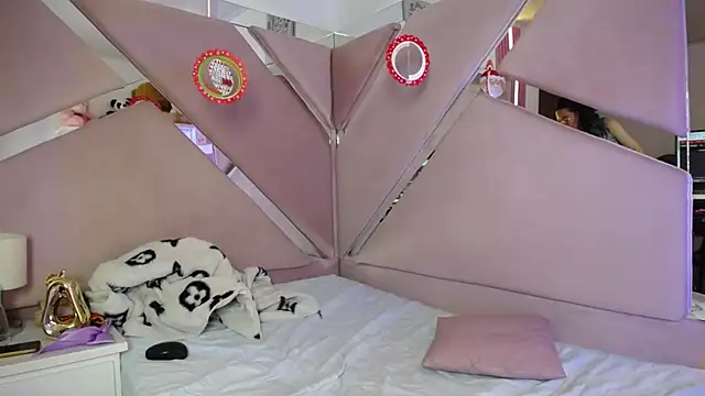 Snapshot of oblivionlove chatting on December 13, 2025, 8:47 pm oblivionlove online show from December 13, 2025, 8:47 pm