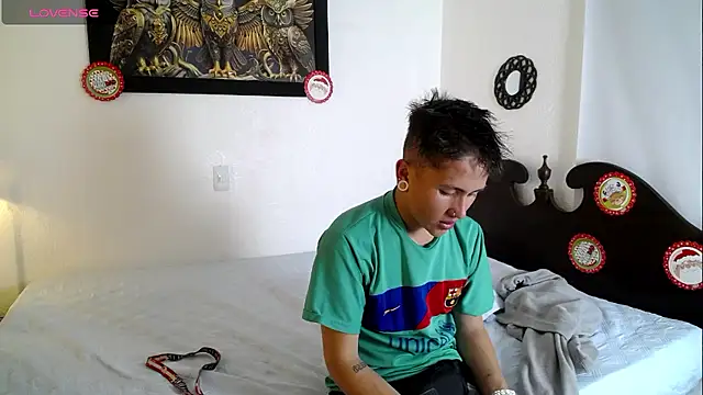 Snapshot of oblivionlove chatting on January 9, 2026, 2:42 pm oblivionlove online show from January 9, 2026, 2:42 pm