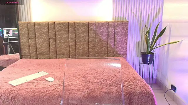 Missdionne curly online show from December 16, 2025, 2:33 pm