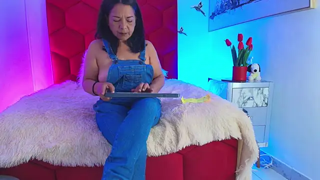 EvaGoddess  online show from January 13, 2026, 6:57 pm