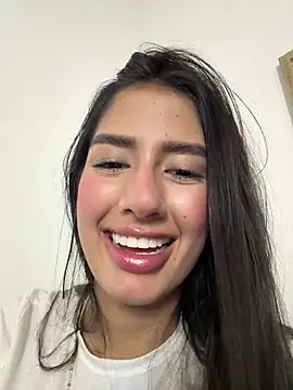 Snapshot of Julieta_Duque chatting on April 23, 2026, 11:51 pm Julieta Duque online show from April 23, 2026, 11:51 pm