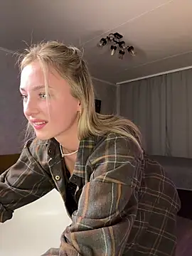 Mally Say online show from October 5, 2025, 7:01 pm