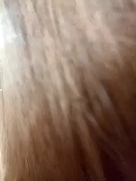 Snapshot of zuzuuLy chatting on October 21, 2025, 3:24 pm zuzuuLy online show from October 21, 2025, 3:24 pm