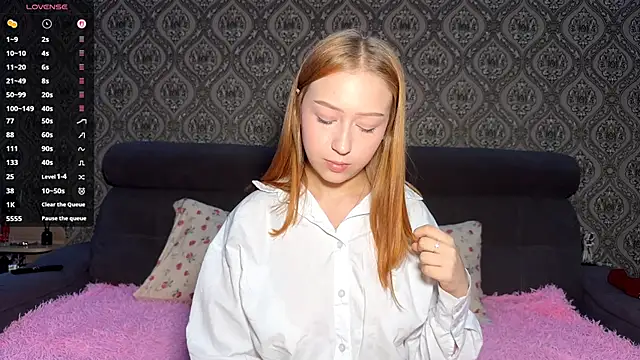 Snapshot of FieryAmelia chatting on November 24, 2025, 2:39 pm FieryAmelia online show from November 24, 2025, 2:39 pm