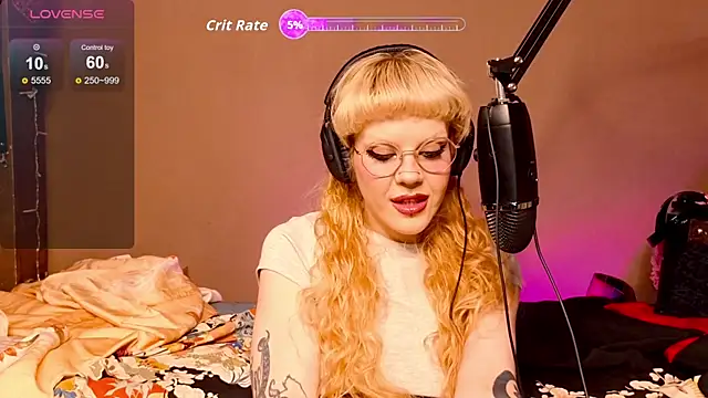 Snapshot of tacodeluxxxe chatting on November 26, 2025, 5:03 pm tacodeluxxxe online show from November 26, 2025, 5:03 pm