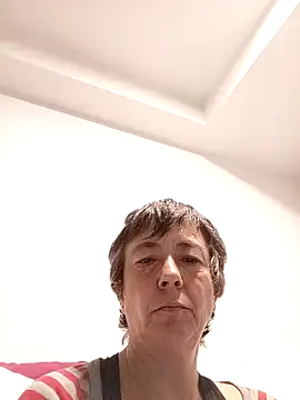 Catylandi1 online show from December 23, 2025, 2:20 am