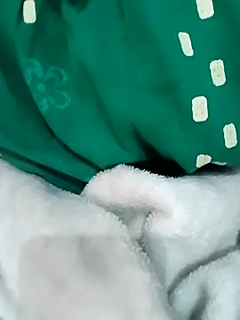 Snapshot of TeluguCuplehyd chatting on October 3, 2025, 8:22 am TeluguCuplehyd online show from October 3, 2025, 8:22 am