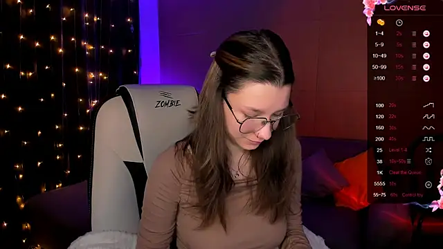 LinaBlossom  online show from November 13, 2025, 2:54 am