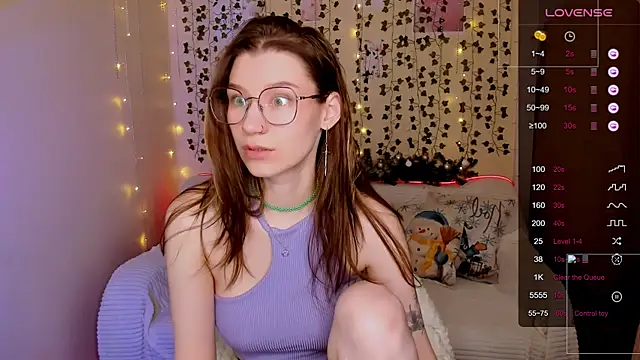 LinaBlossom  online show from December 16, 2025, 7:35 am