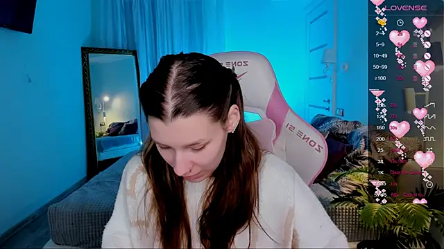 LinaBlossom  online show from May 17, 2026, 6:22 am