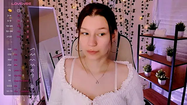 LinaBlossom  online show from May 19, 2026, 6:42 am
