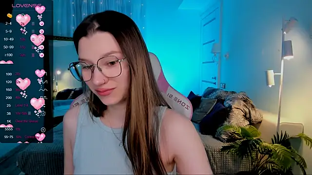 LinaBlossom  online show from May 21, 2026, 8:32 am
