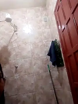 Snapshot of Crislove22 chatting on October 15, 2025, 5:35 pm Crislove22 online show from October 15, 2025, 5:35 pm