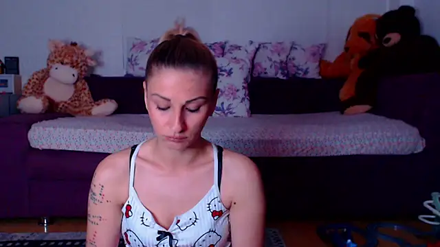 Snapshot of CassieSpell chatting on May 5, 2026, 8:39 pm CassieSpell online show from May 5, 2026, 8:39 pm