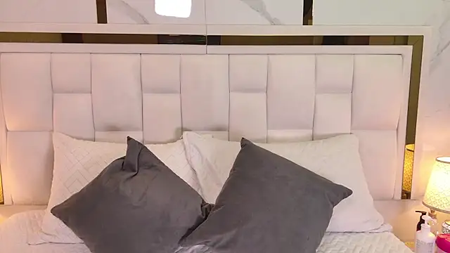 Snapshot of samanthaa_sm chatting on December 14, 2025, 11:37 am samanthaa sm online show from December 14, 2025, 11:37 am