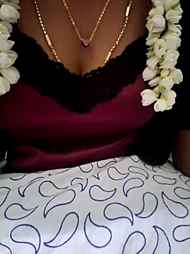 jasminetaml online show from October 8, 2025, 7:11 pm