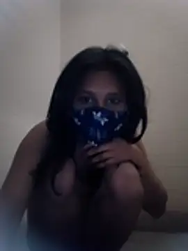 Snapshot of Onlyfordarlings chatting on April 5, 2026, 7:49 am Onlyfordarlings online show from April 5, 2026, 7:49 am