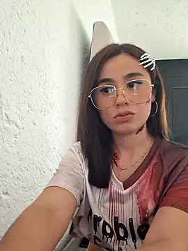 Snapshot of Akane24 chatting on November 1, 2025, 8:22 pm Akane24 online show from November 1, 2025, 8:22 pm