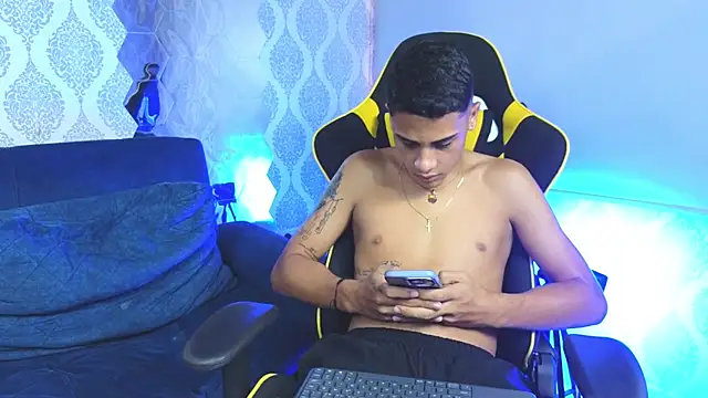 Twink davidxx online show from September 22, 2025, 7:27 pm