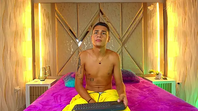 Twink davidxx online show from September 27, 2025, 7:41 pm
