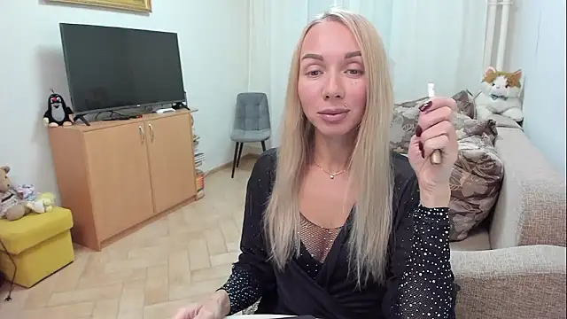 AlisiaCat online show from January 13, 2026, 7:19 pm