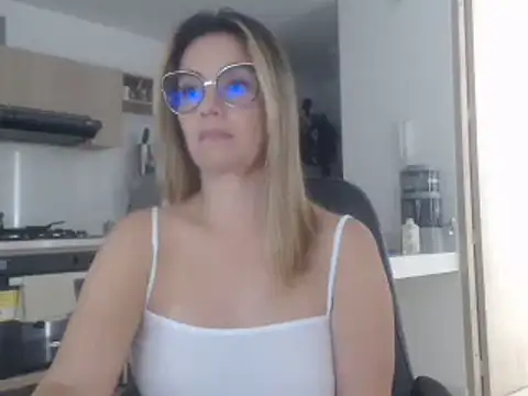 LovePaula online show from March 15, 2025, 3:48 pm