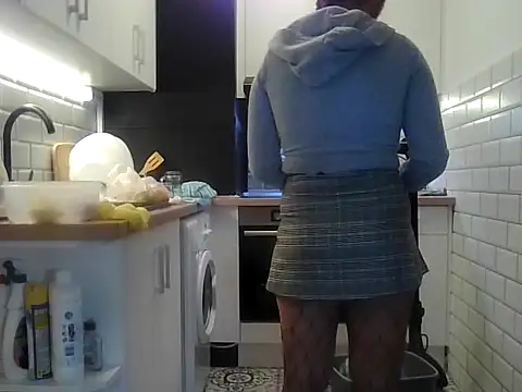 HotLenaX online show from October 24, 2025, 10:50 pm