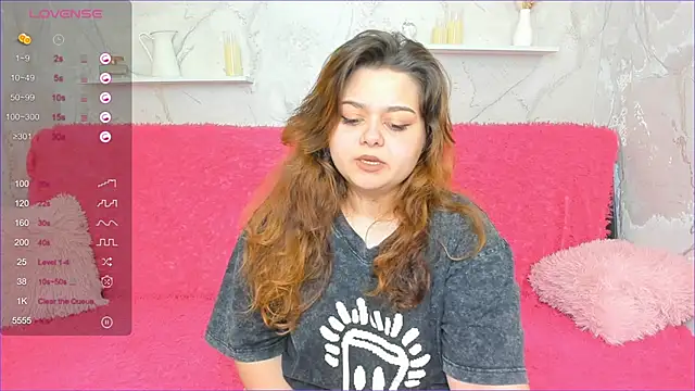 Snapshot of NinelCroft chatting on October 5, 2025, 3:05 am NinelCroft online show from October 5, 2025, 3:05 am