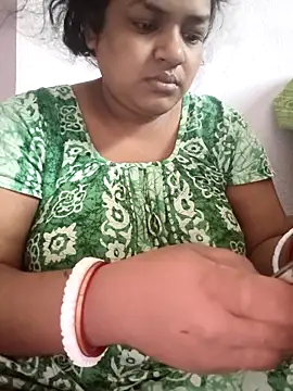 Deborbhavi222 online show from April 28, 2026, 5:23 am