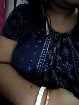Deborbhavi222 online show from April 30, 2026, 6:25 pm